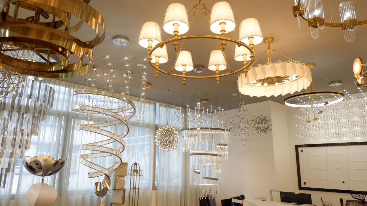 GoodLife Lighting showroom product display ceiling chandelier pendant lighting