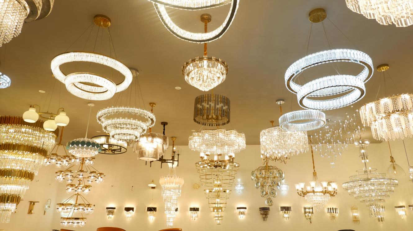 GoodLife Lighting showroom product display ceiling chandelier pendant lighting