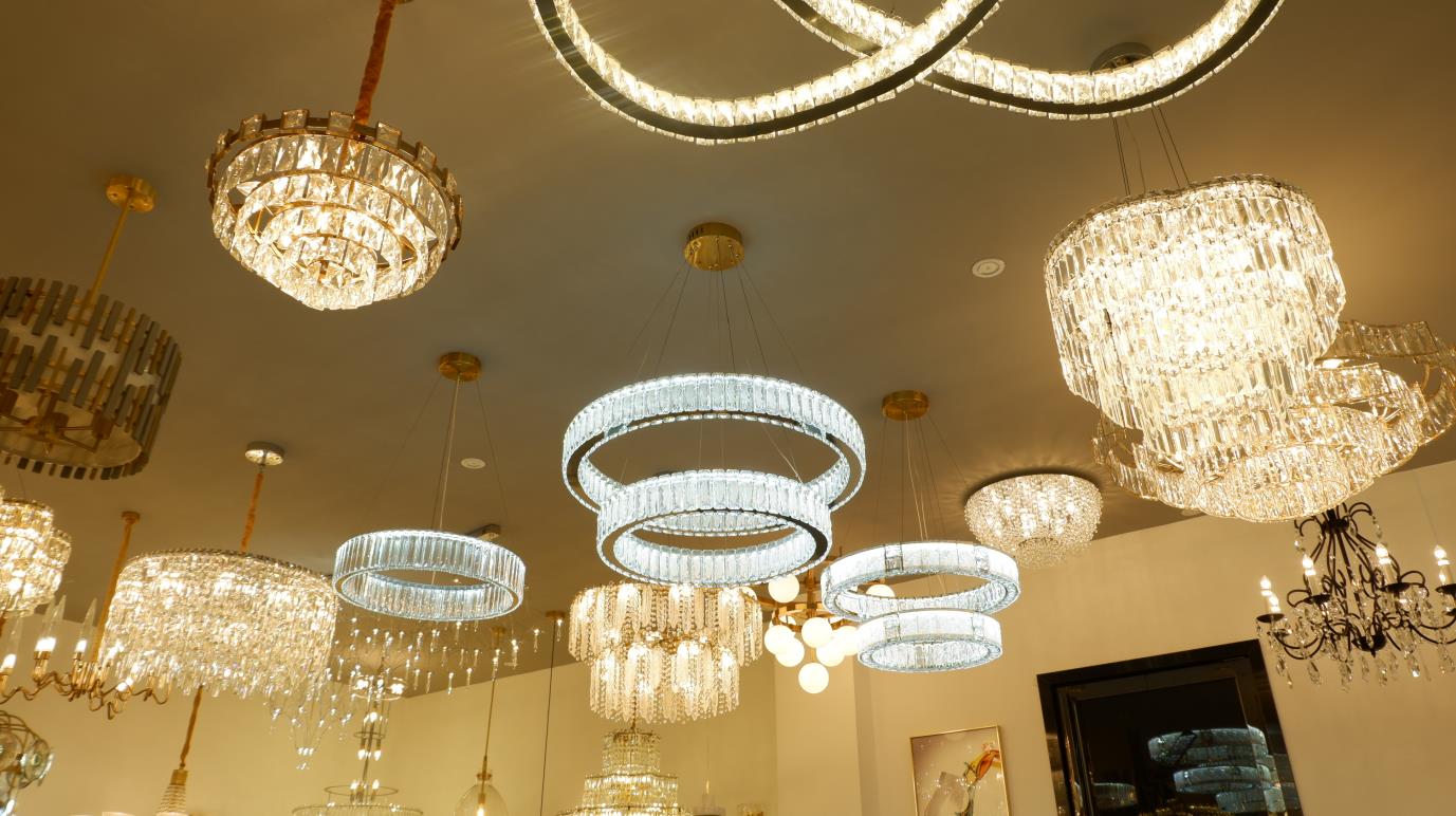 GoodLife Lighting showroom product display ceiling chandelier pendant lighting