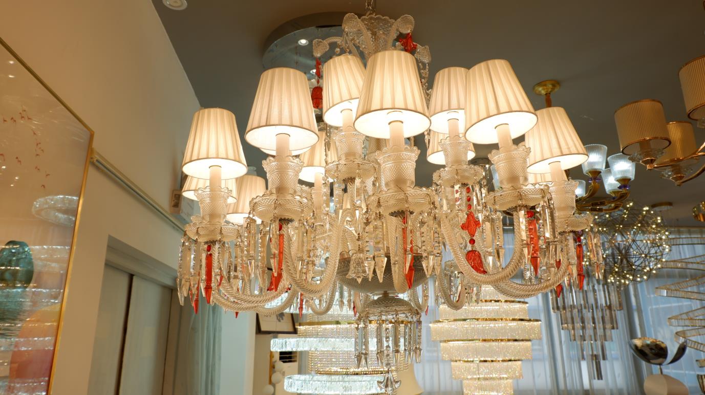 GoodLife Lighting showroom product display ceiling chandelier pendant lighting