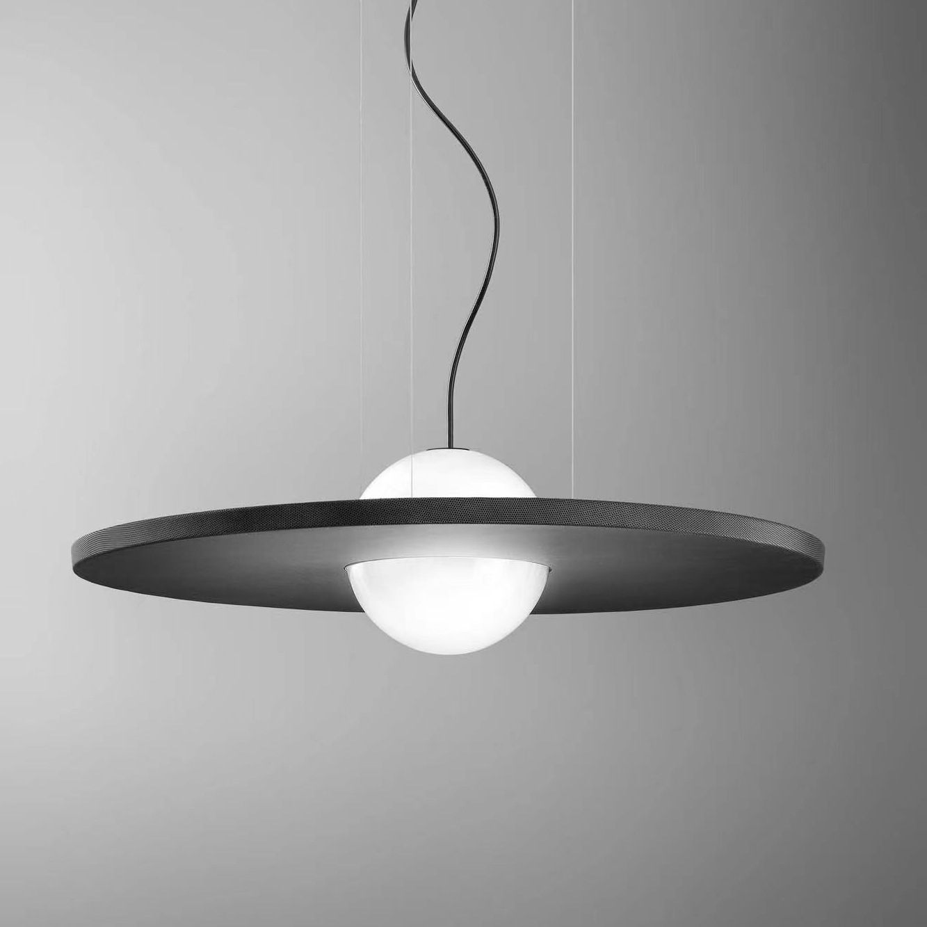 Modern Minimalist UFO Chandelier Metal Body Acrylic Lampshade Disc Art Pendant Light for Bar Lobbie Living Room Restaurant Hall